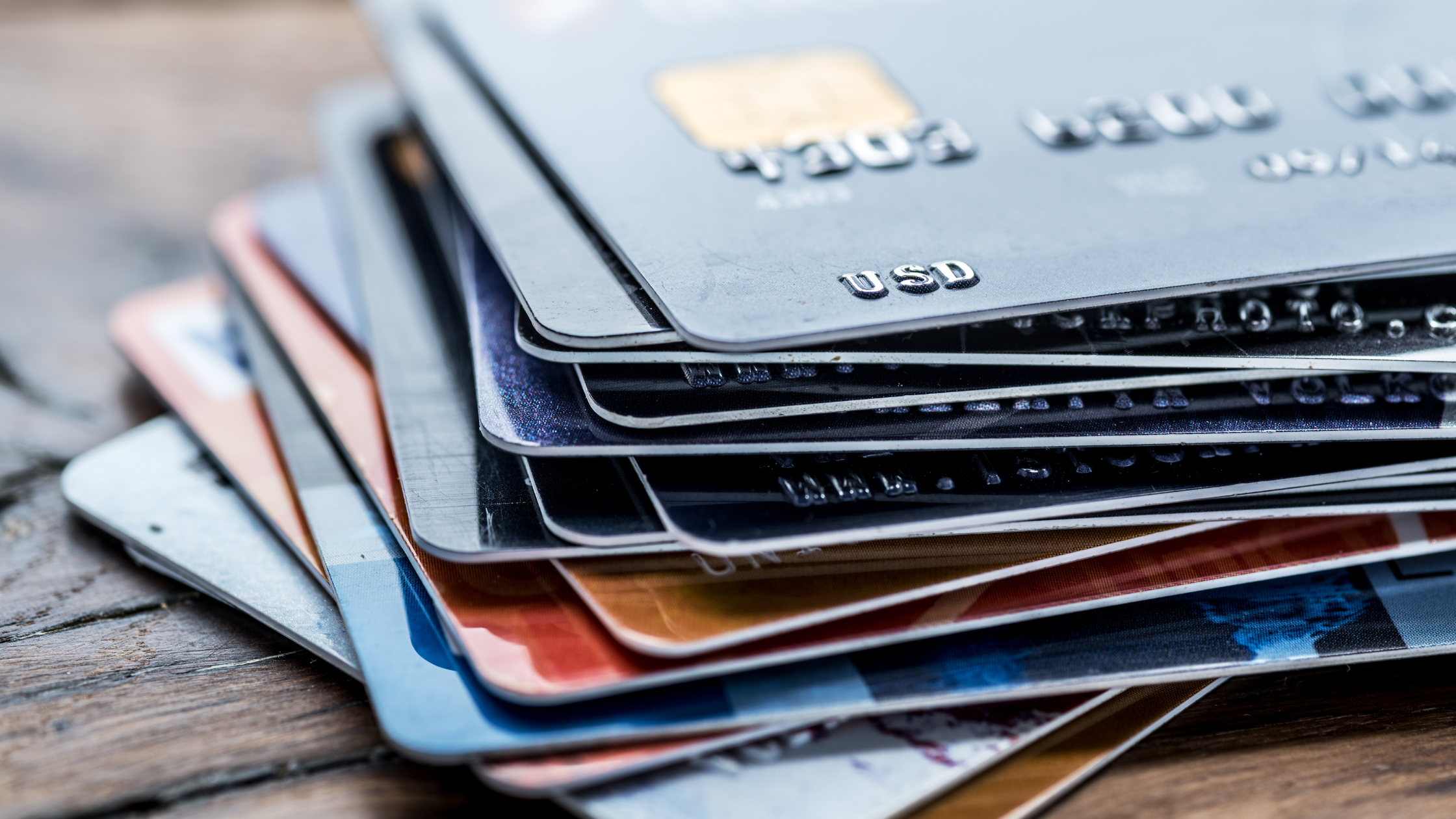 Invoice Finance vs. Business Credit Cards: Which Suits Your Cash Flow?